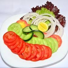 DESI GREEN SALAD